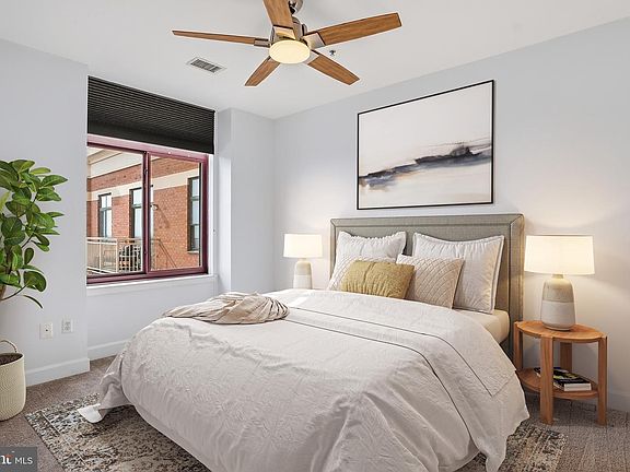 4th image of 1201 N Garfield St APT Penthouse 02