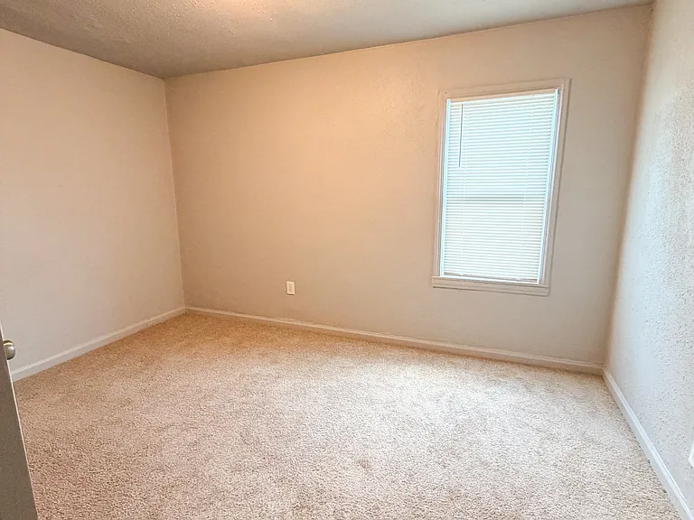 20058 Bloom St — Photo 7