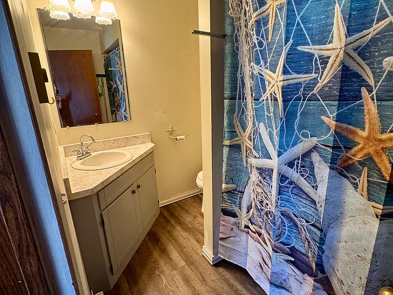 Main Level 1/2 Bath