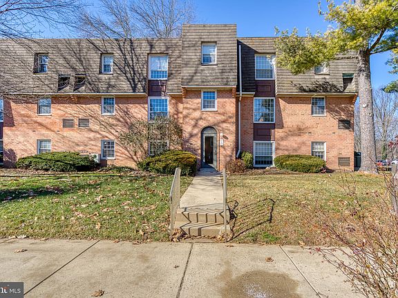 4th image of 4000 Gypsy Ln Unit 307