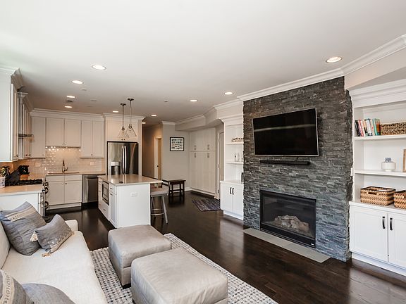 4th image of 1740 W Catalpa Ave #2W
