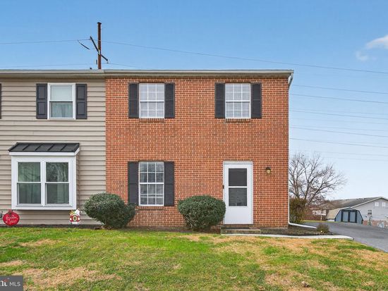 2015 Aspen Ln, Columbia, PA 17512