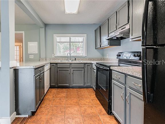 5th image of 1710 N Club Ct