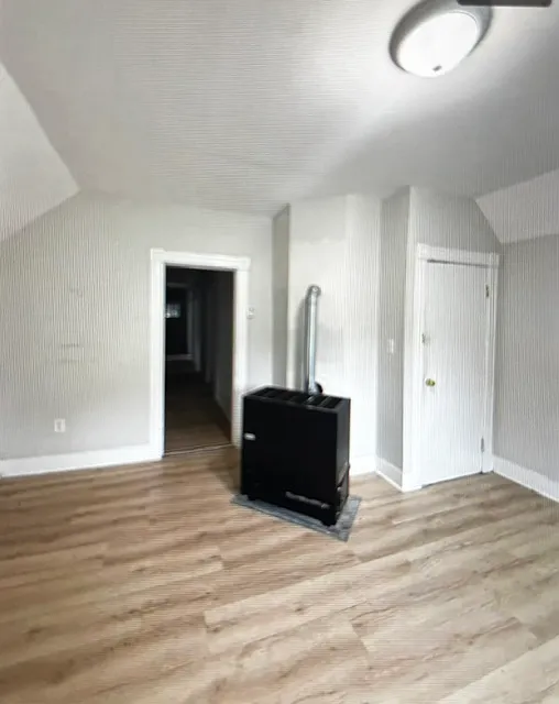 4 bed, 1000 sqft, $650 — Photo 3