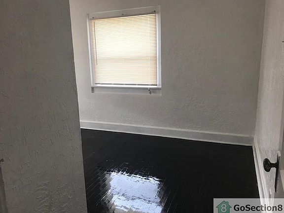 5th image of 609 S Louisiana St