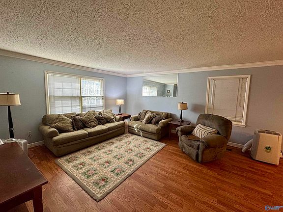 5th image of 166 3rd Ave W