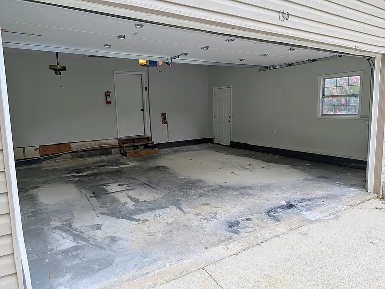 130 Hillside Dr — Photo 39