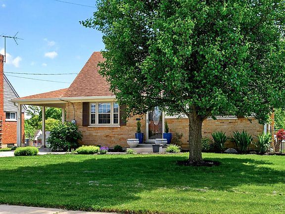 3rd image of 4153 Larchview Dr