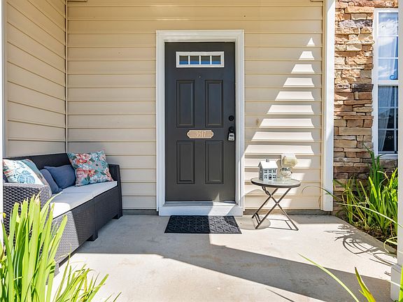 3rd image of 3617 Sugar Tree Pl
