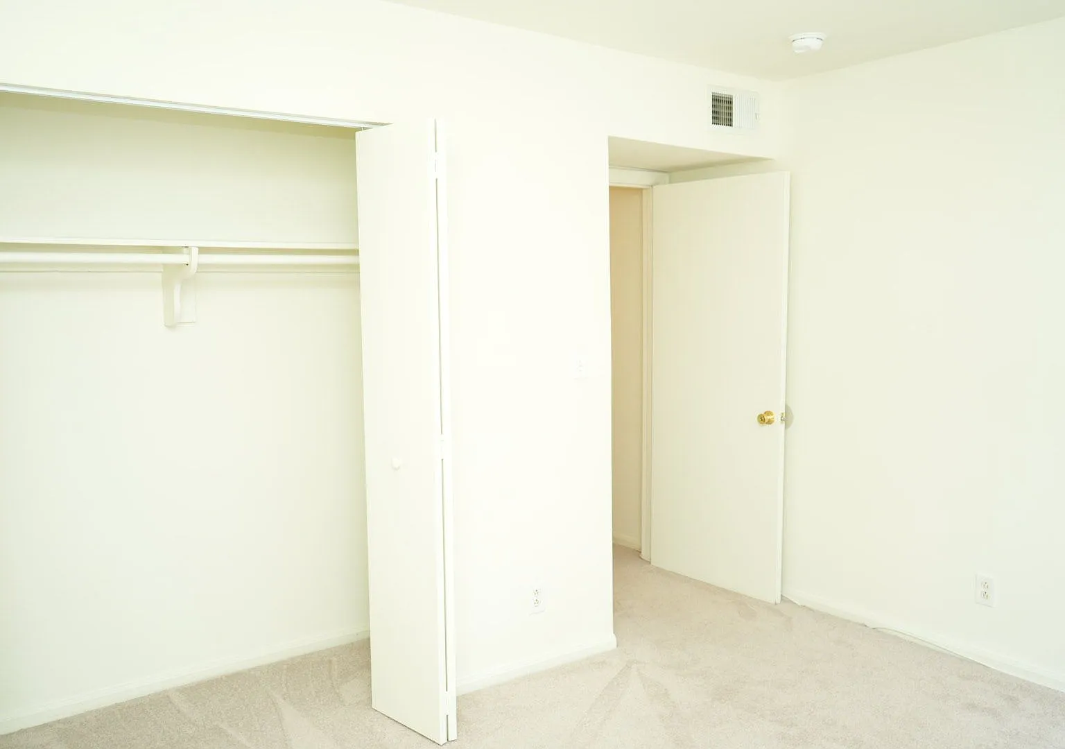 Gardenwood Apartments — Photo 4