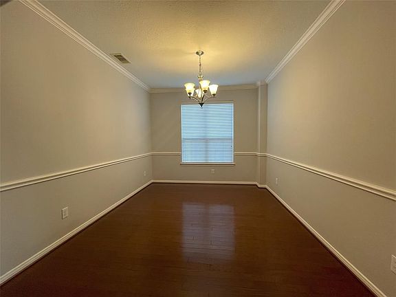 4th image of 2212 Coral Cove Dr