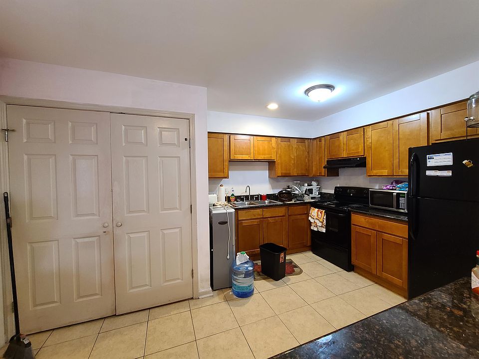 1st image of 3820 Juno Dr