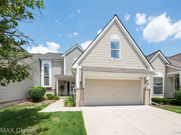 29790 Palmer Ct, Farmington, MI 48336