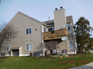 98 Falcon Ridge Way N, Hamburg, NJ 07419