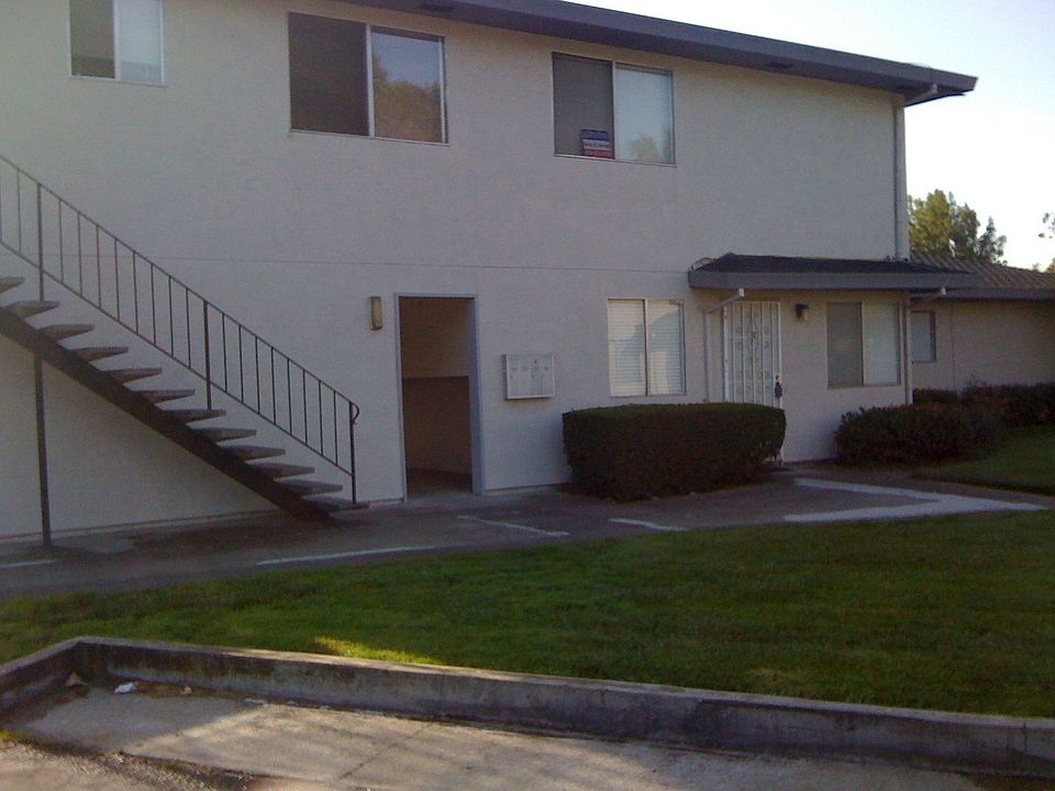 1st image of 2122 Skylark Ct APT 3