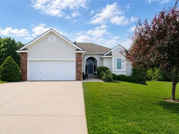 9428 N Ditzler Ave, Kansas City, MO 64157