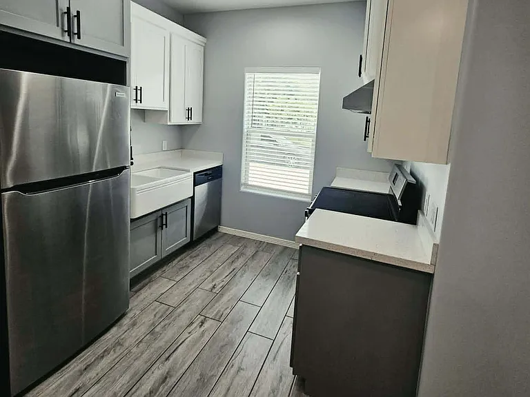 1205 W Garfield St — Photo 4