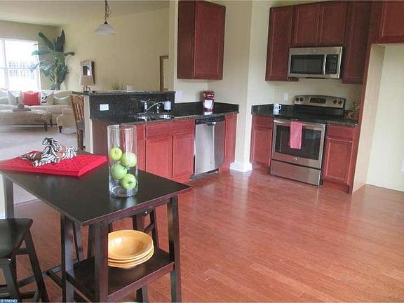 3rd image of 1523 Brookstone Pl