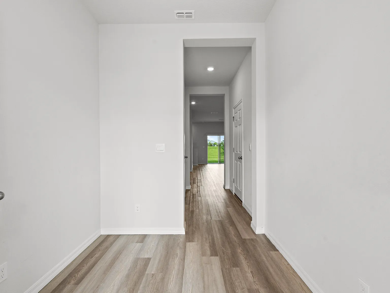 3 bed, 2.5 bath, 1673 sqft, $2,500 — Photo 3