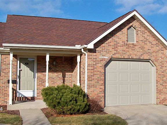 2nd image of 1415-6 Pembroke Cir