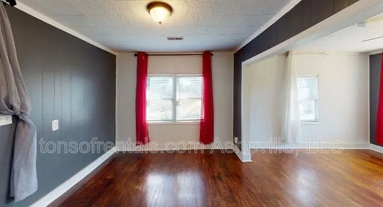 391 Deaverview Rd — Photo 6