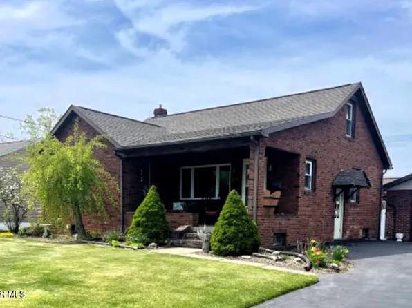 917 Edgar St, Hollidaysburg, PA 16648