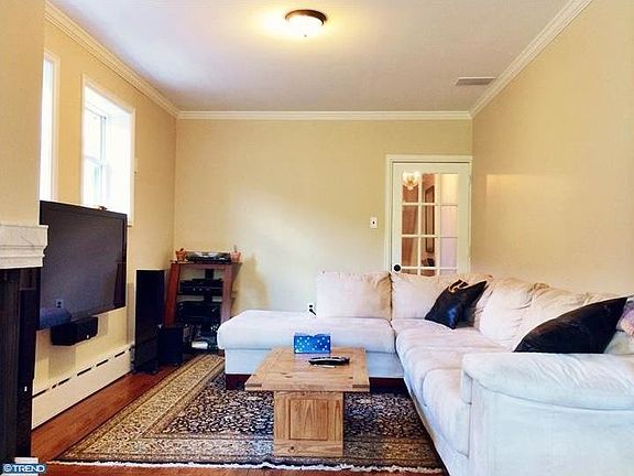 3rd image of 2402 Lombard St
