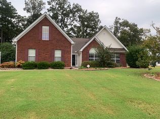 1633 Mission Park Dr, Loganville, GA 30052