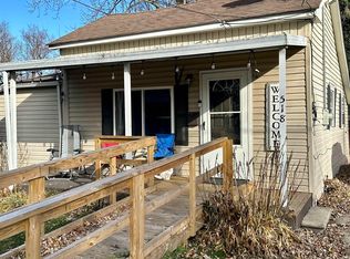 518 Columbia St, Algonac, MI 48001