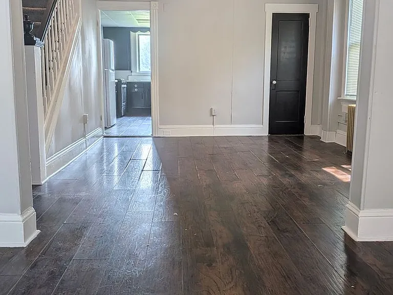 1216 Clark St — Photo 4