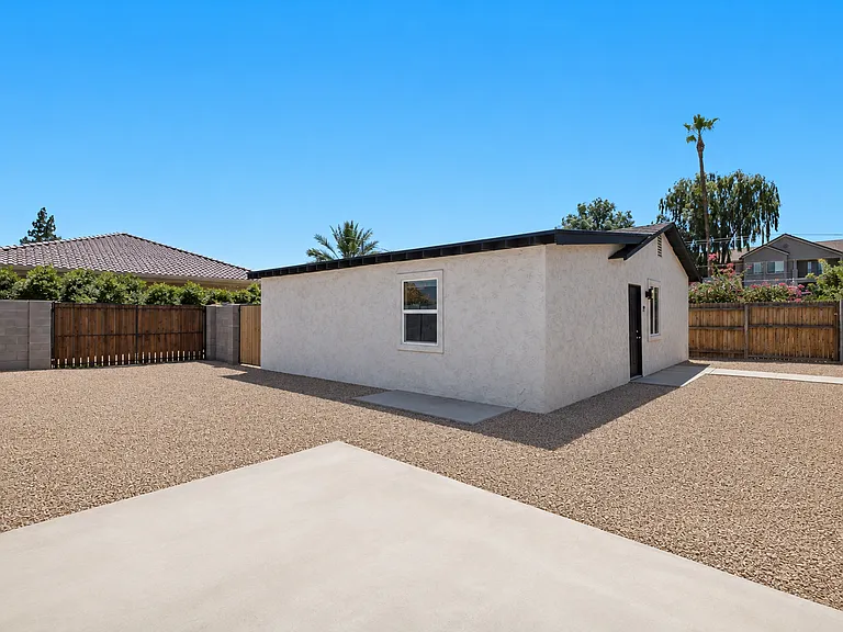 1005 E Mariposa St #R — Photo 19