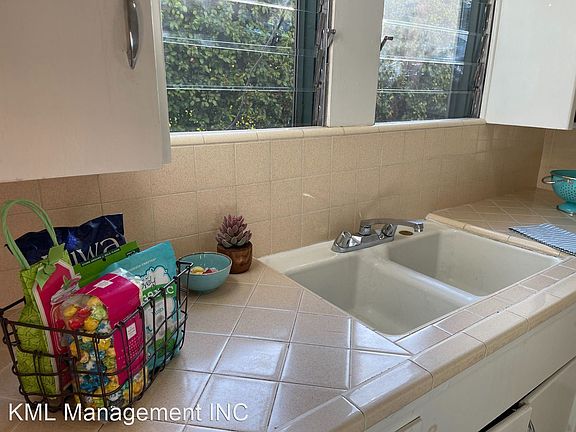 2nd image of 1400 Fremont Ave #8