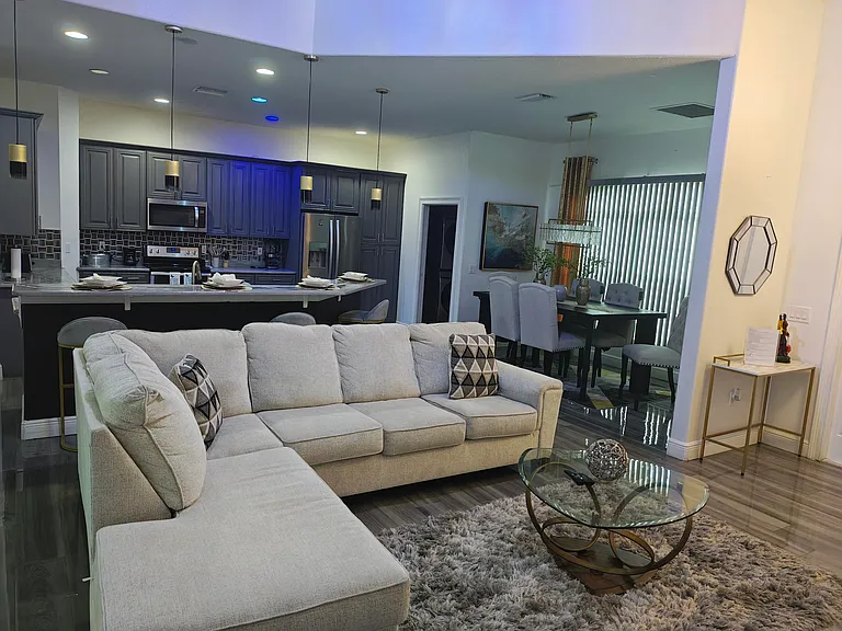 376 SW Tulip Blvd — Photo 21