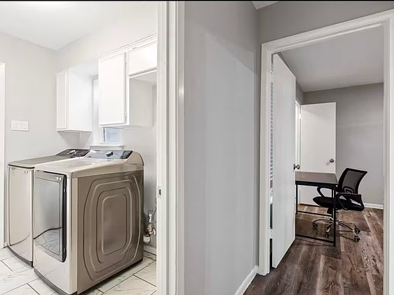 3rd image of 10668 Pagewood Dr