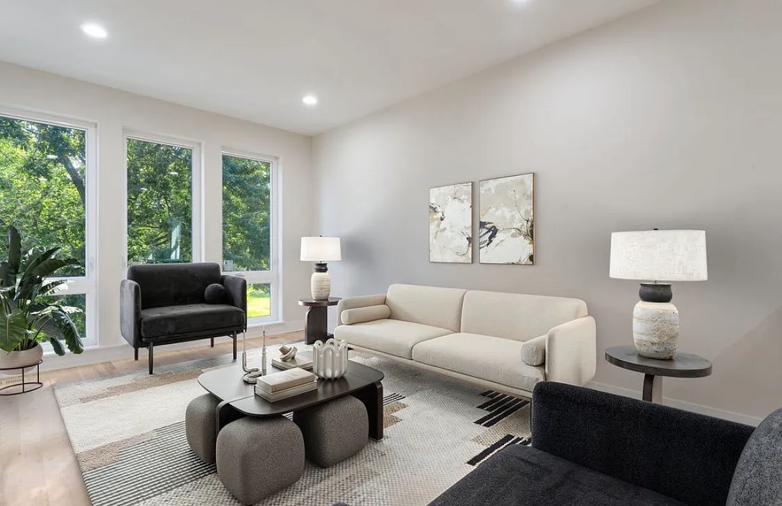 Building Photo - 6404 S Vernon Ave #2