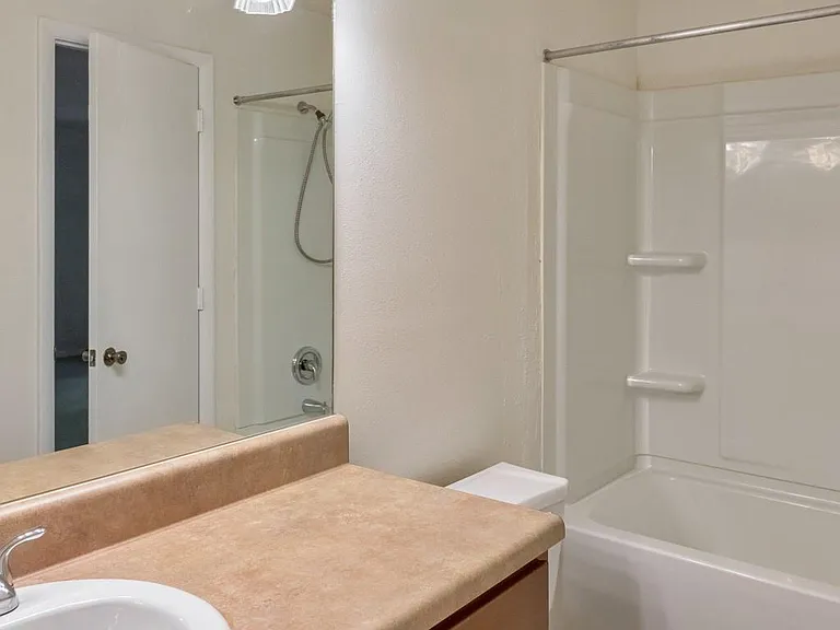 245 Seasons Pkwy — Photo 21