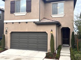 6212 E Sydney Dr, Fresno, CA 93727
