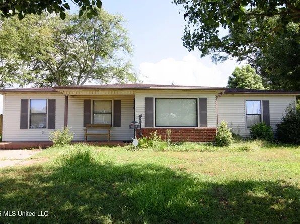 1911 Tucker Ave, Pascagoula, MS 39567
