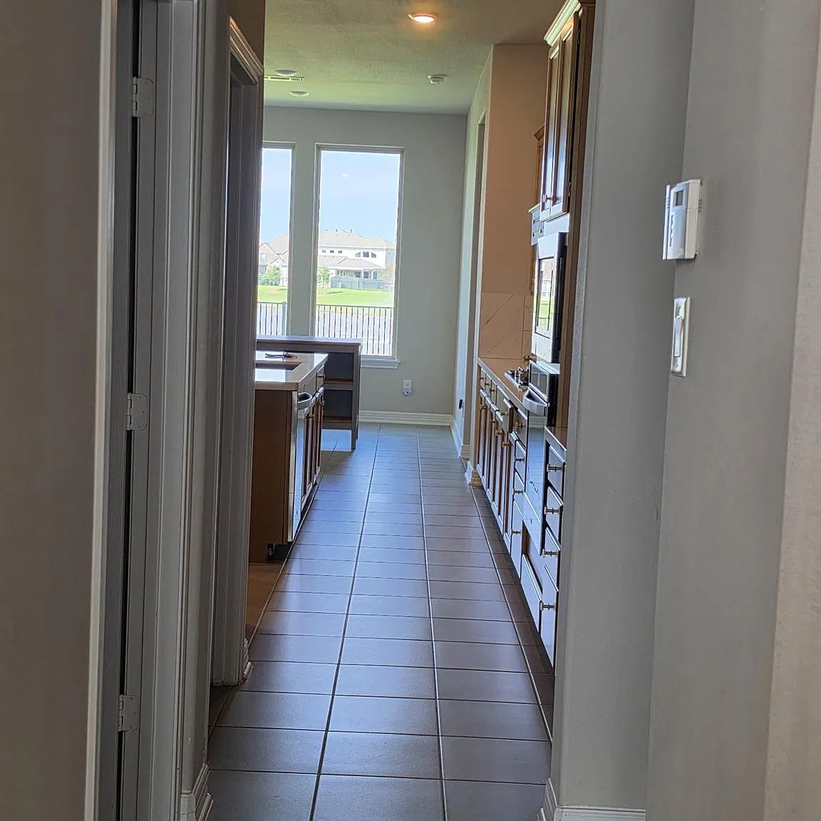 4 bed, 3.5 bath, 3661 sqft, $7,800 — Photo 3