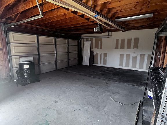 2nd image of 8407 Quimby St