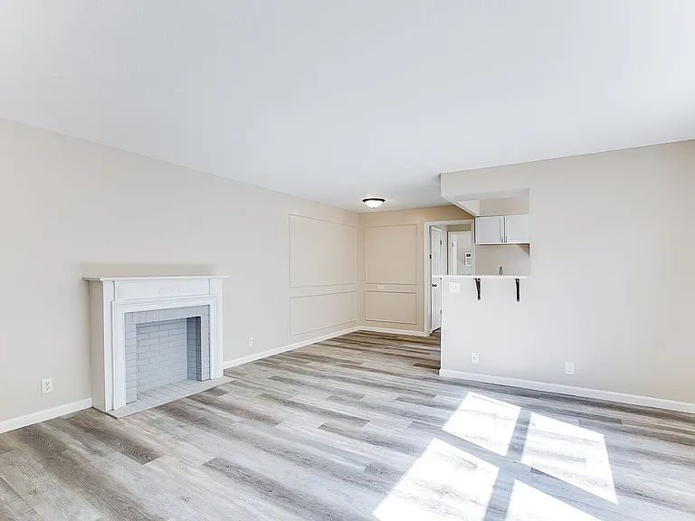 Trailway Apartments — Photo 3