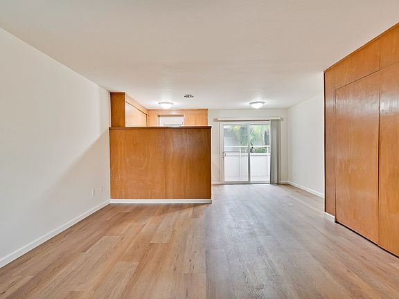 4th image of 4157 Byron St APT D