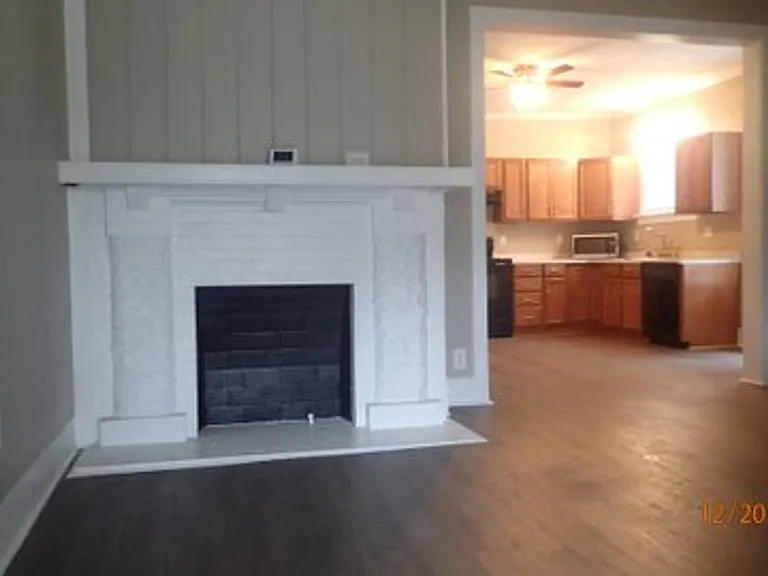 5736 Worth St — Photo 2
