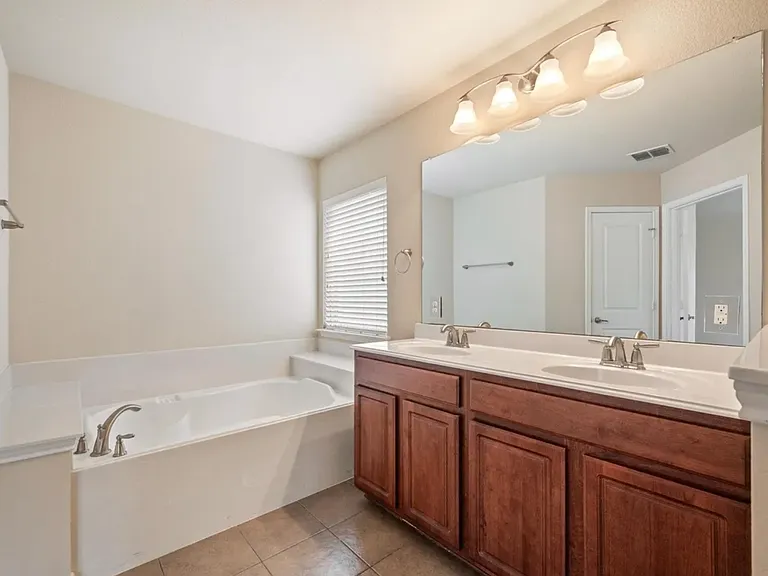 2745 Bretton Wood Dr — Photo 16