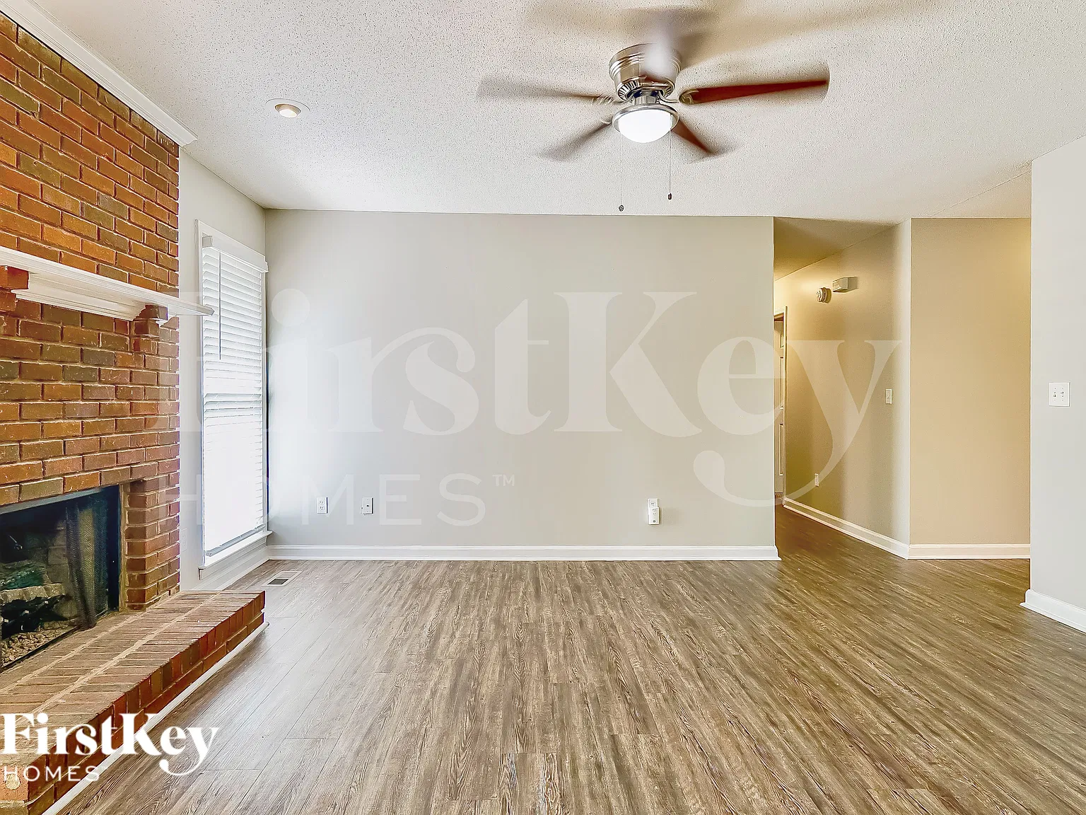 3 bed, 2.0 bath, 1414 sqft, $2,270 — Photo 4