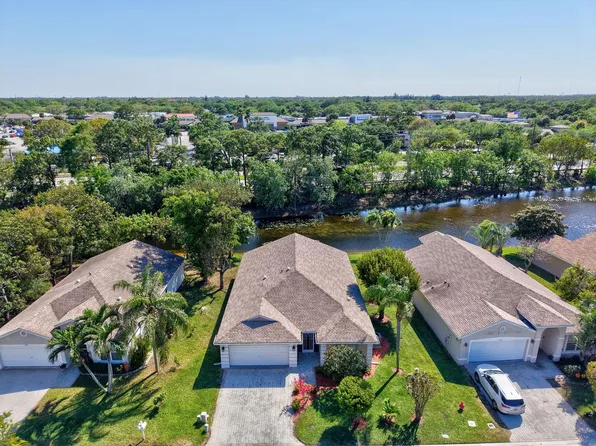 1744 Sawgrass Circle, Greenacres, FL 33413