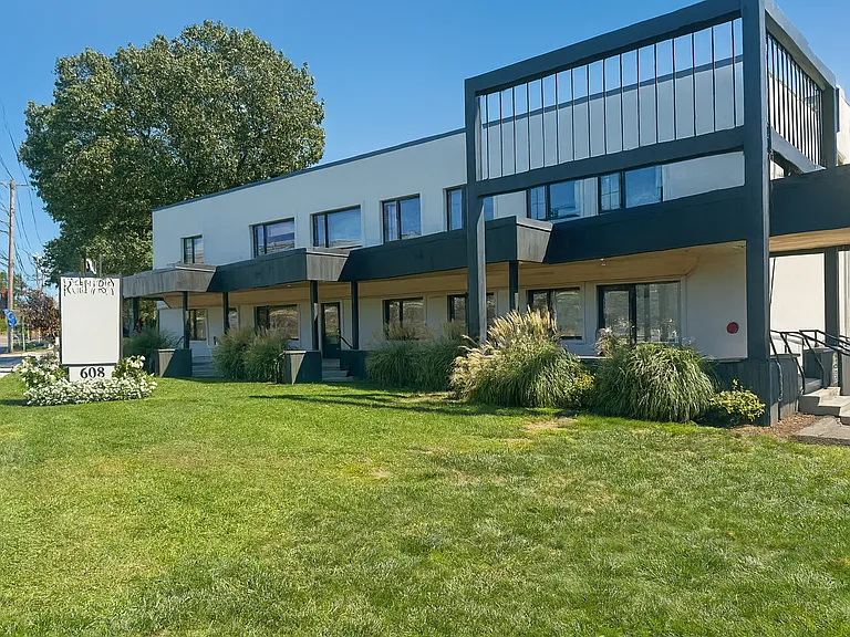 608 Ferry Blvd — Photo 6