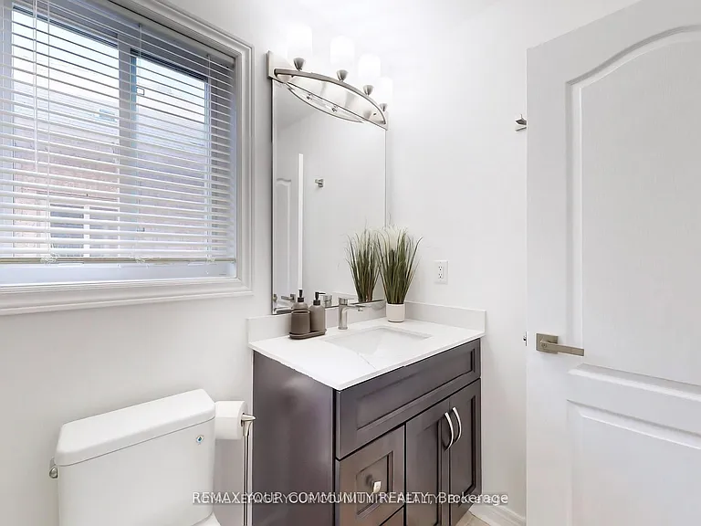52 Four Seasons Cres — Photo 33