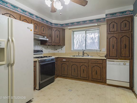 3rd image of 1315 E Joyce Ave