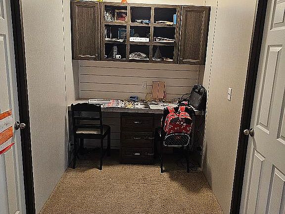 4th image of 2806 County Road 1105